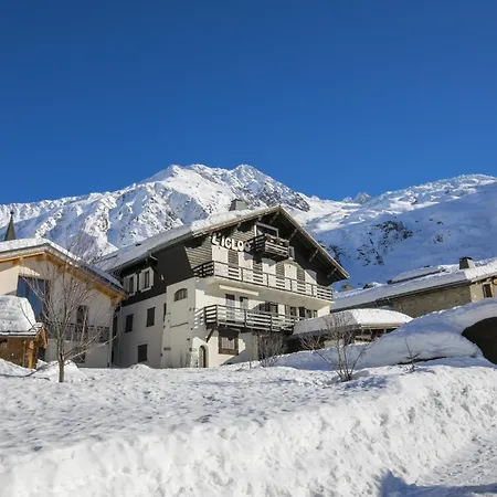 Igloo 12 In - Out - Happy